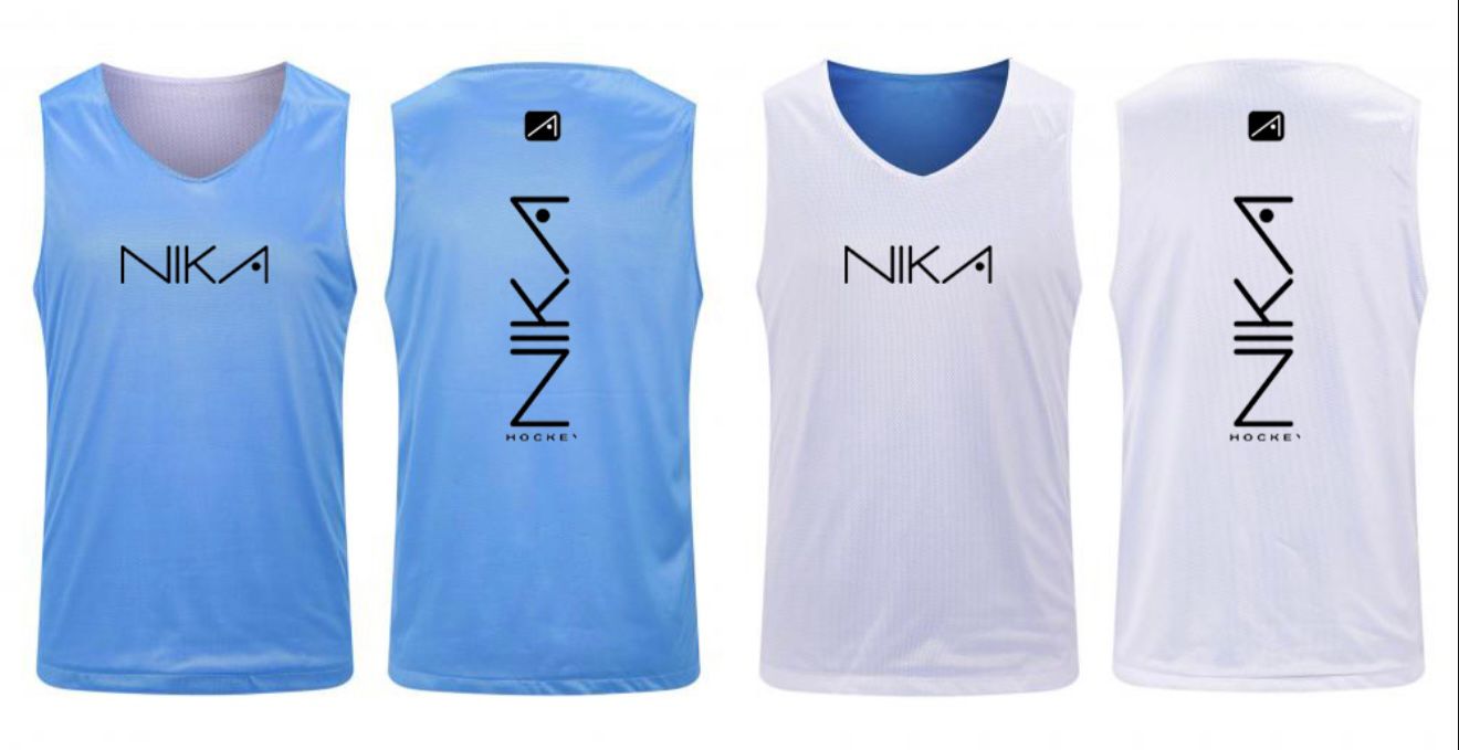 Reversible Nika T-shirt in two colors.